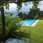 Дом отдыха Casetta In Giardino Con Piscina
